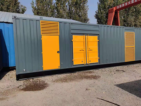 建华签订发电机出租合同时需要注意的一些重要事项：