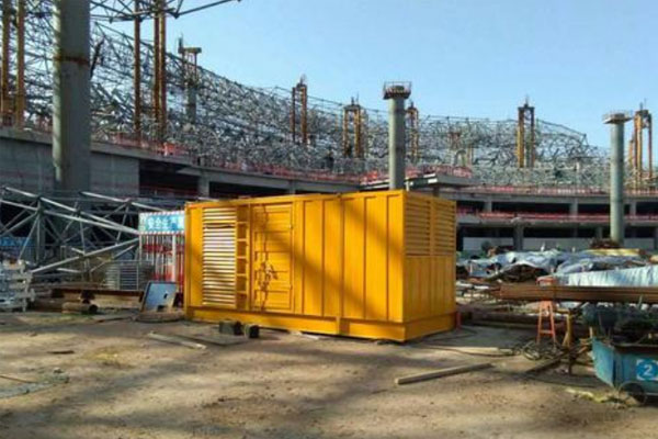 建华发电机出租如何判断空气滤清器是否需要更换？